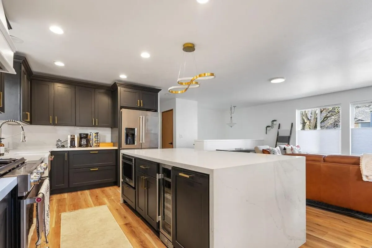 Holiday home Urban Oasis With Cedar Hot Tub Villa Seattle