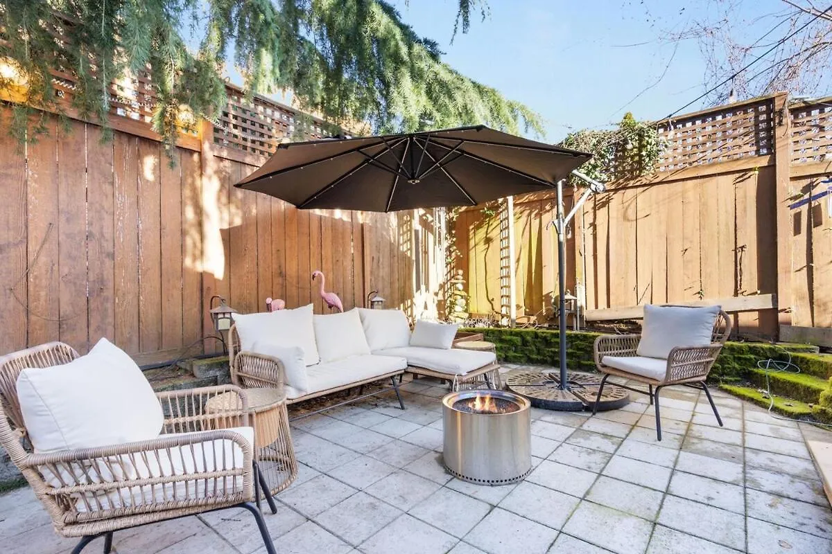 Holiday home Urban Oasis With Cedar Hot Tub Villa Seattle