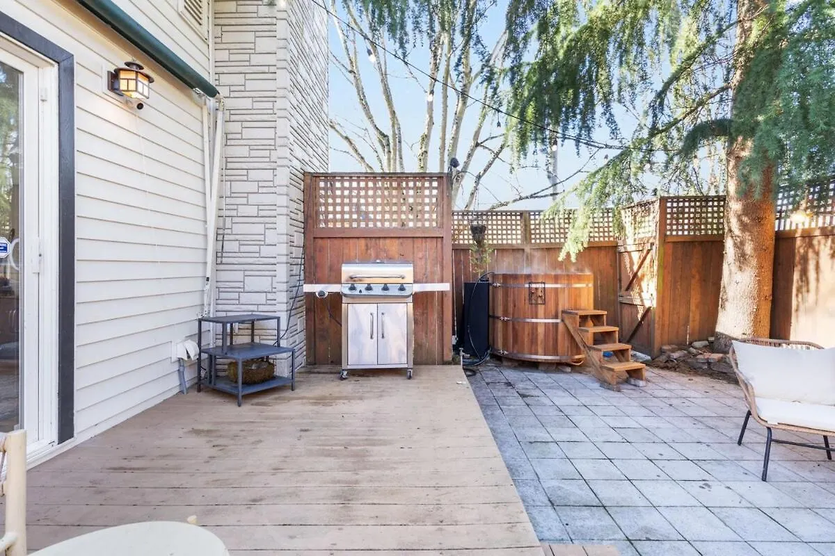 Holiday home Urban Oasis With Cedar Hot Tub Villa Seattle