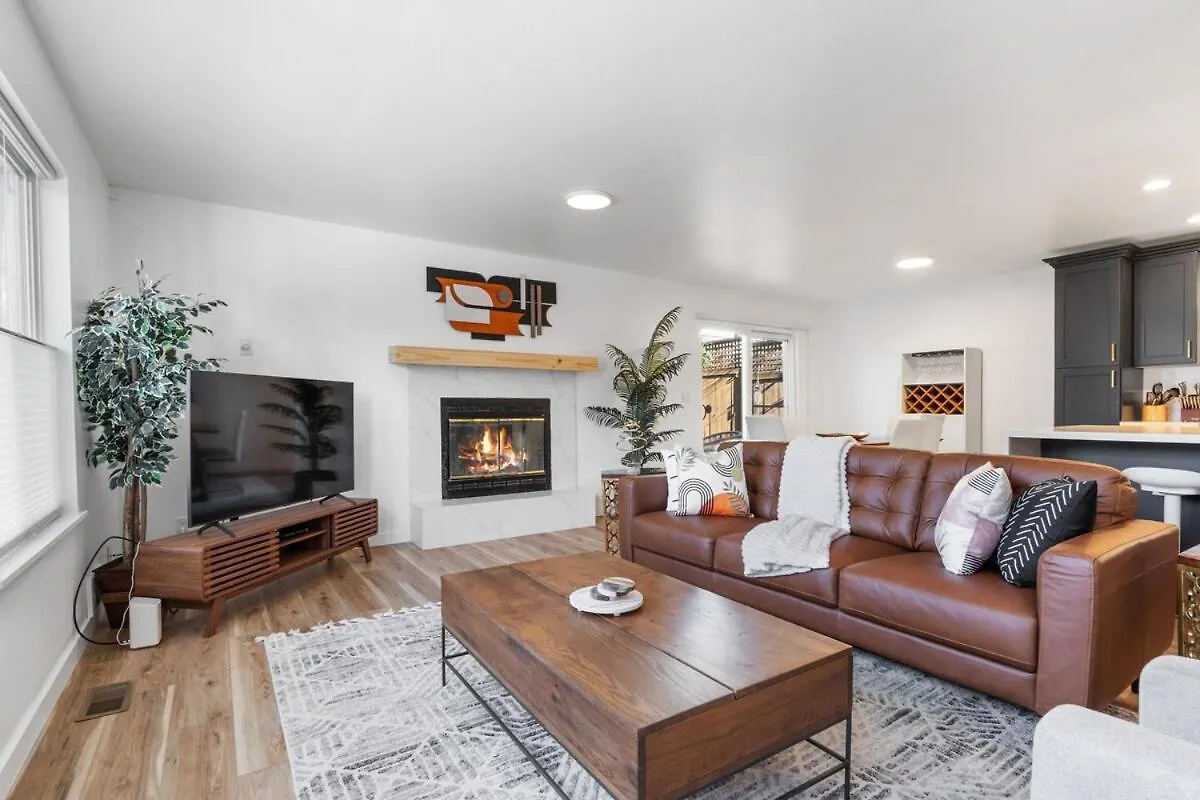 Holiday home Urban Oasis With Cedar Hot Tub Villa Seattle