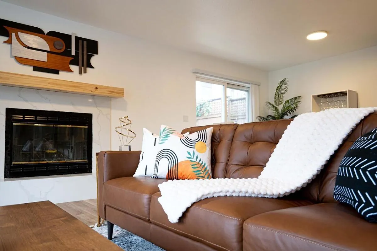 Urban Oasis With Cedar Hot Tub Villa Seattle 0*,  United States